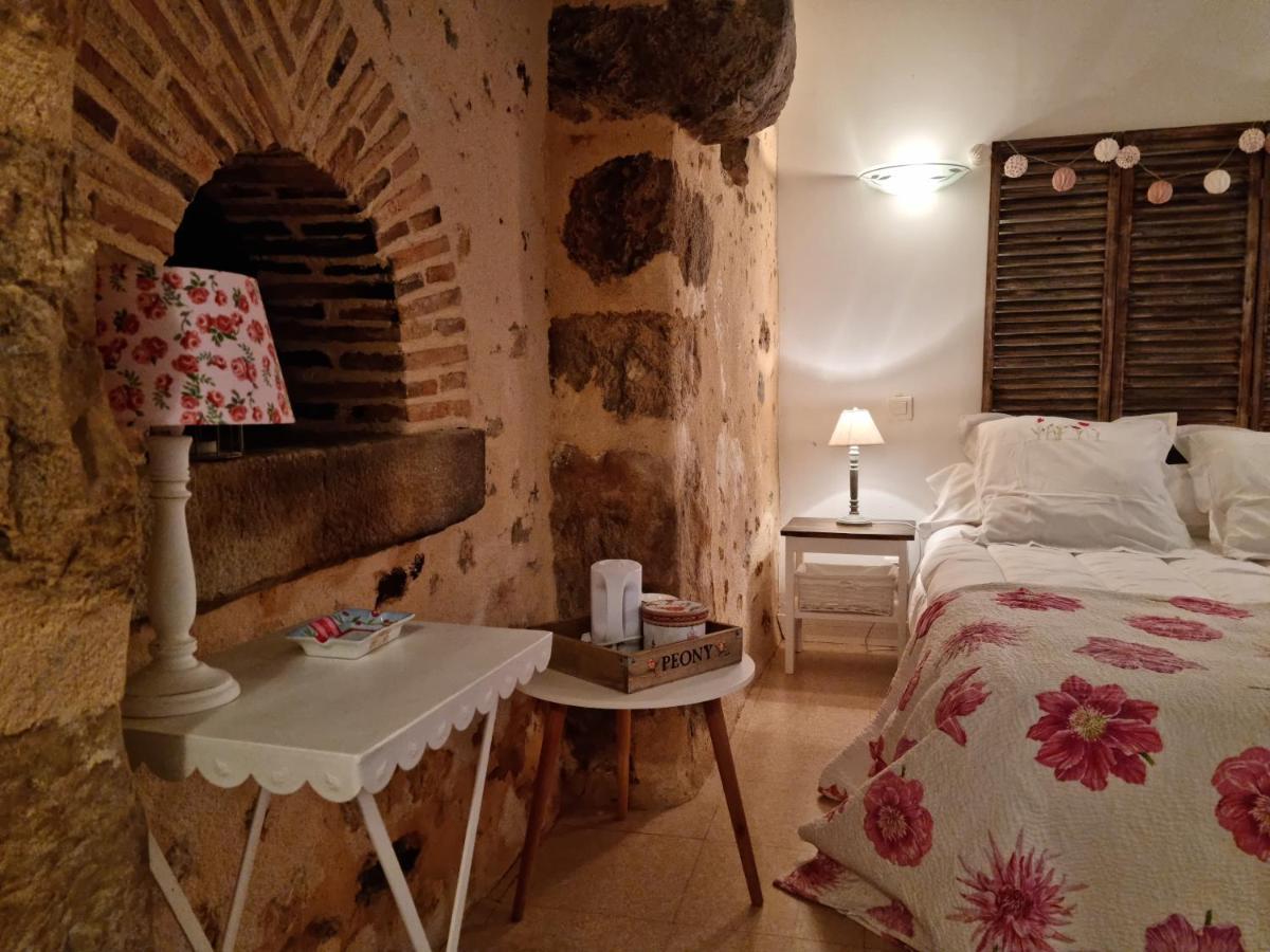 L 'Aupinouse Chambre Double Pivoine Avec Salle D'Eau Privative La Suze-sur-Sarthe Buitenkant foto