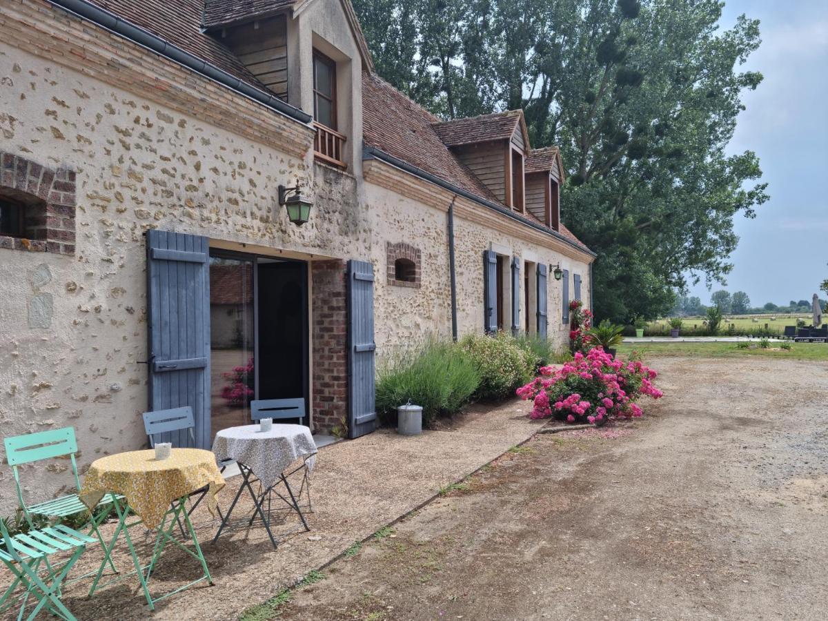 L 'Aupinouse Chambre Double Pivoine Avec Salle D'Eau Privative La Suze-sur-Sarthe Buitenkant foto